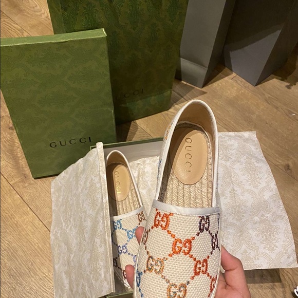 Gucci colourful shoes it’s not used - Picture 2 of 3